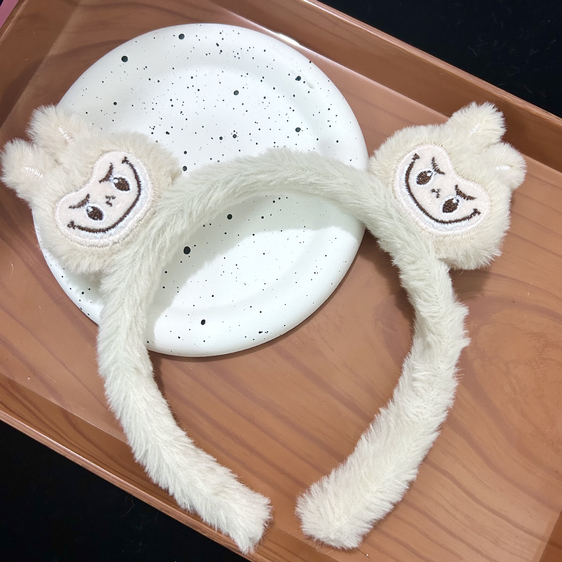 Otoño y invierno lindos bandas de cabello de ranas para mujeres máscaras faciales para lavar la cara dibujos animados de peluche bandejas de cabello extrañas tarjetas de cabello al por mayor