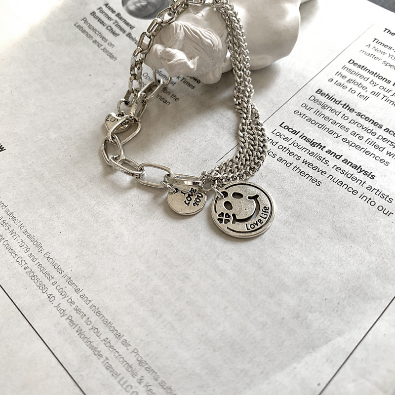 Bracelet De Visage Souriant Avec Pendentif Coeur Carte Ronde Rétro display picture 4