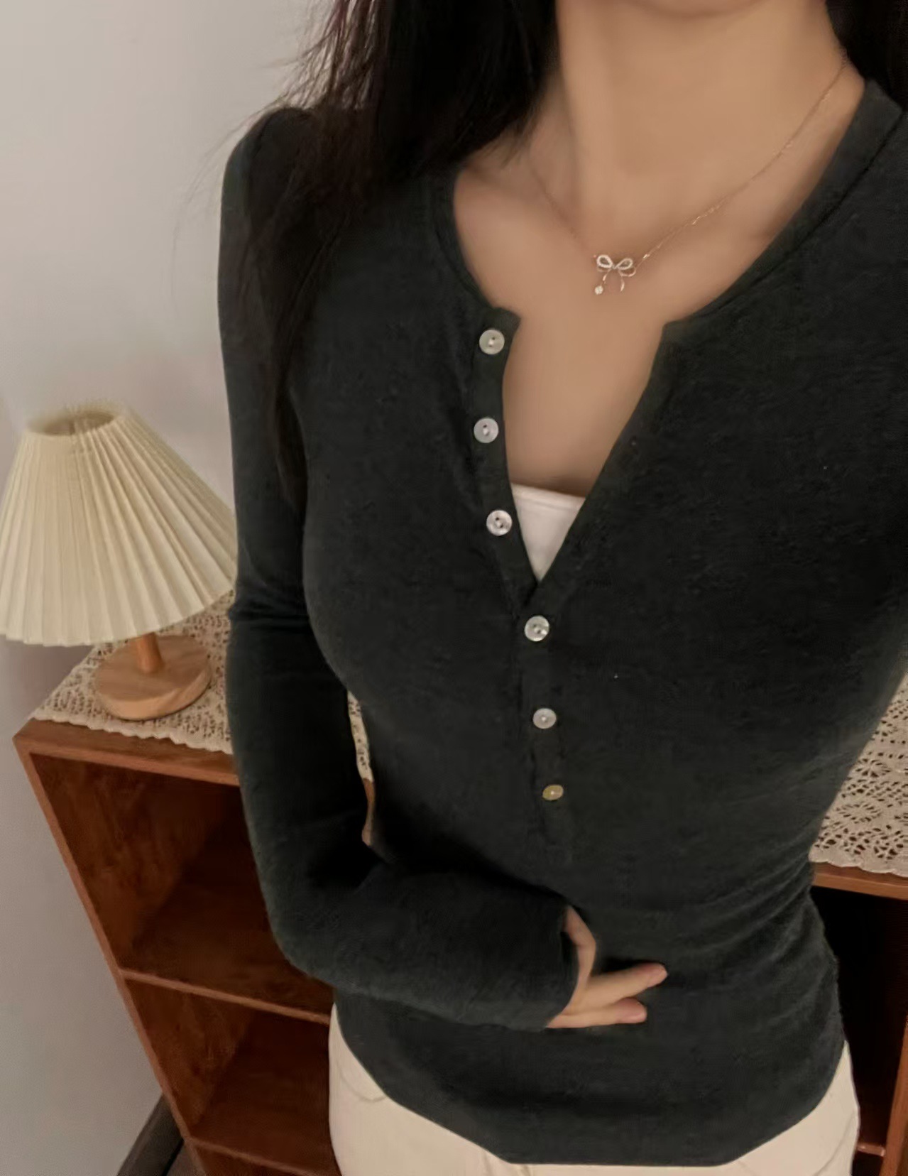 Темно-серый