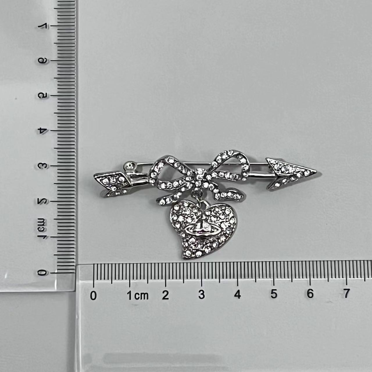 10g Weight Pin Heart Shape Alloy Inlay Artificial Diamond Women's Brooches