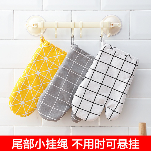 Set of 2 Heat-Resistant Kitchen Gloves for Housewives - High-Temperature Resistant, Oven, Microwave, and Baking Tool - Wholesale Manufacturer