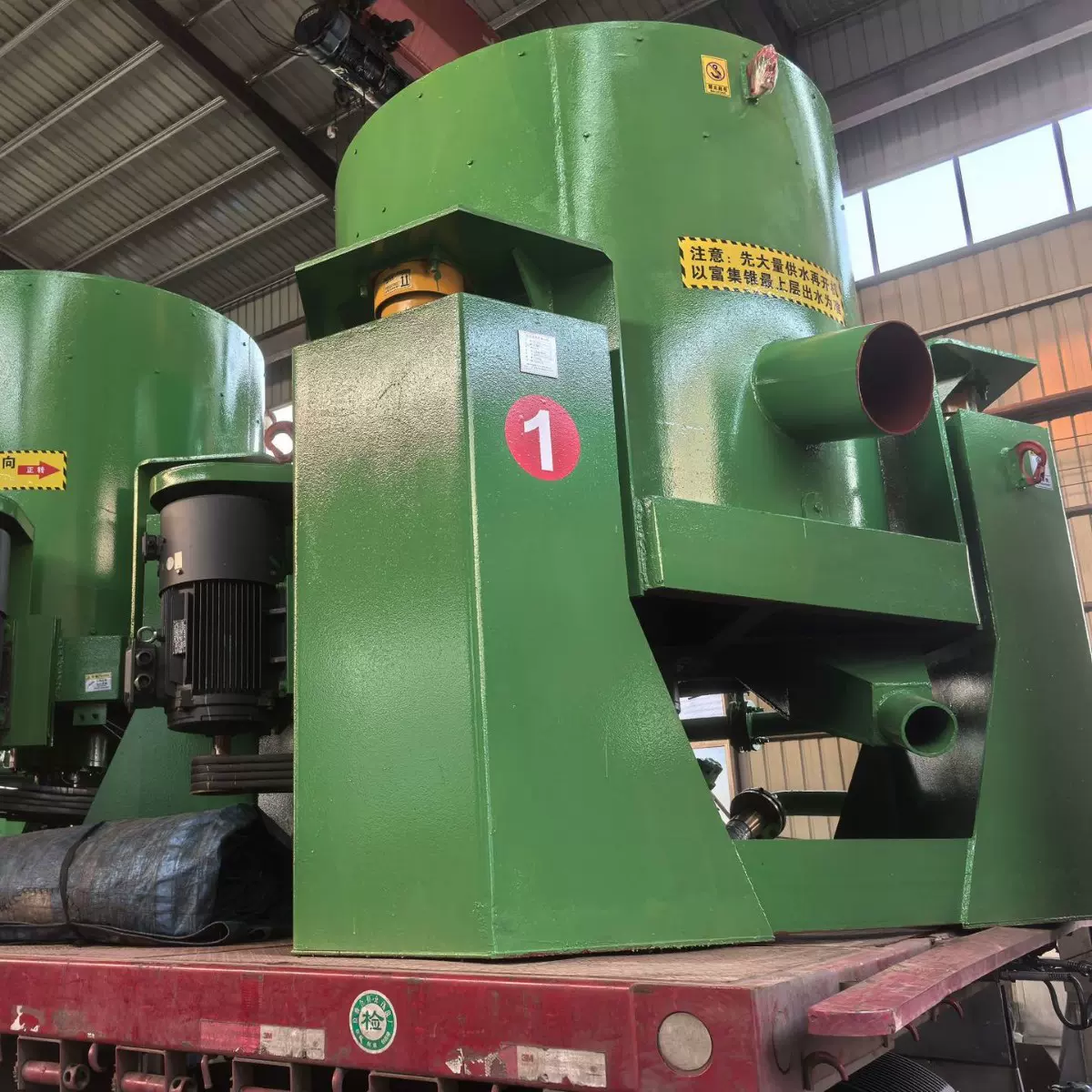 离心选矿机利用离心力场强化重力分选效果的高效重选设备