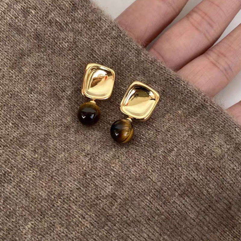 Square earrings