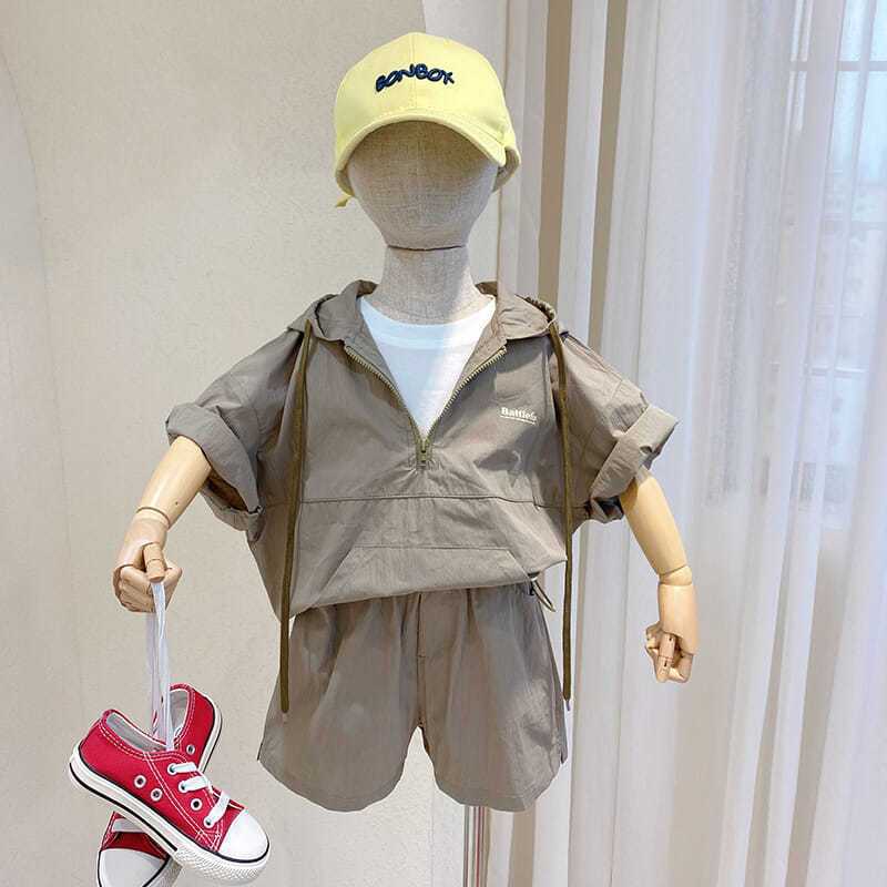 Boys summer short-sleeved suit 2023 new Korean version of small and medium-sized children's baby comfortable and fashionable two-piece set with hood