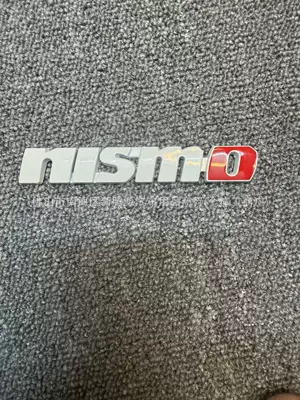 Car Logo Modified 3D Three-Dimensional — Car logo - standard-nismowhite-red