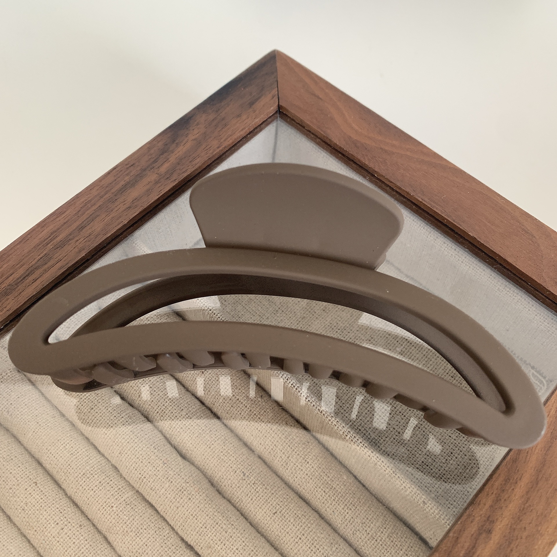 Suave Morandi color horquilla grande clip de tiburón Crescent esmerilado textura espalda Cabeza updo pelo clip accesorios para el cabello