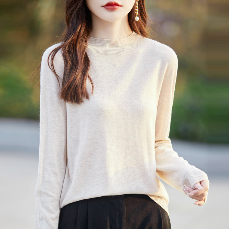 时尚平面纯色半高领女士薄款打的显瘦通勤精纺羊毛一线成衣针织衫