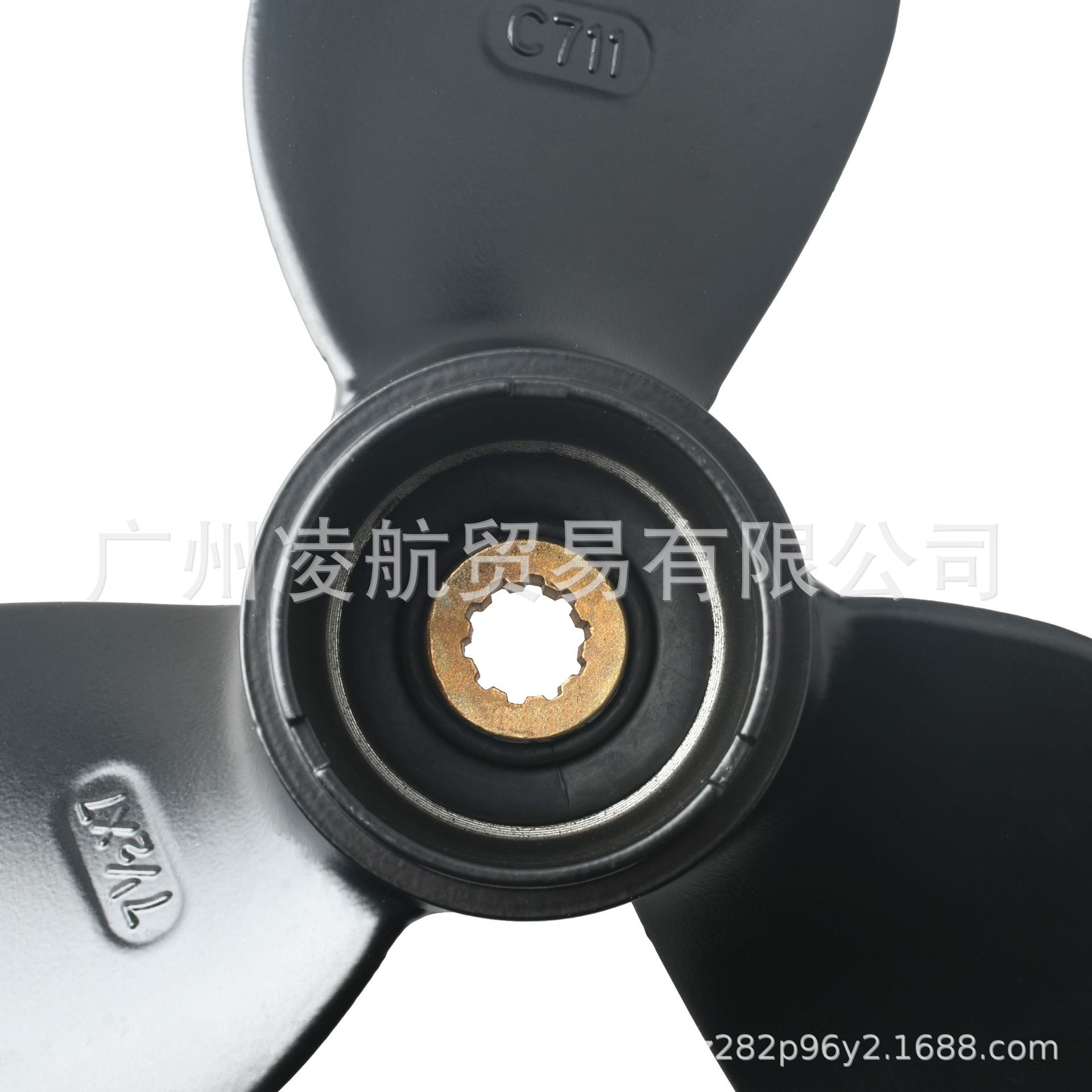 La hélice 58111-98651-019 es adecuada para el motor fuera de barco Suzuki 4 tiempos 4/5/6 caballos de fuerza 7-1/2*7