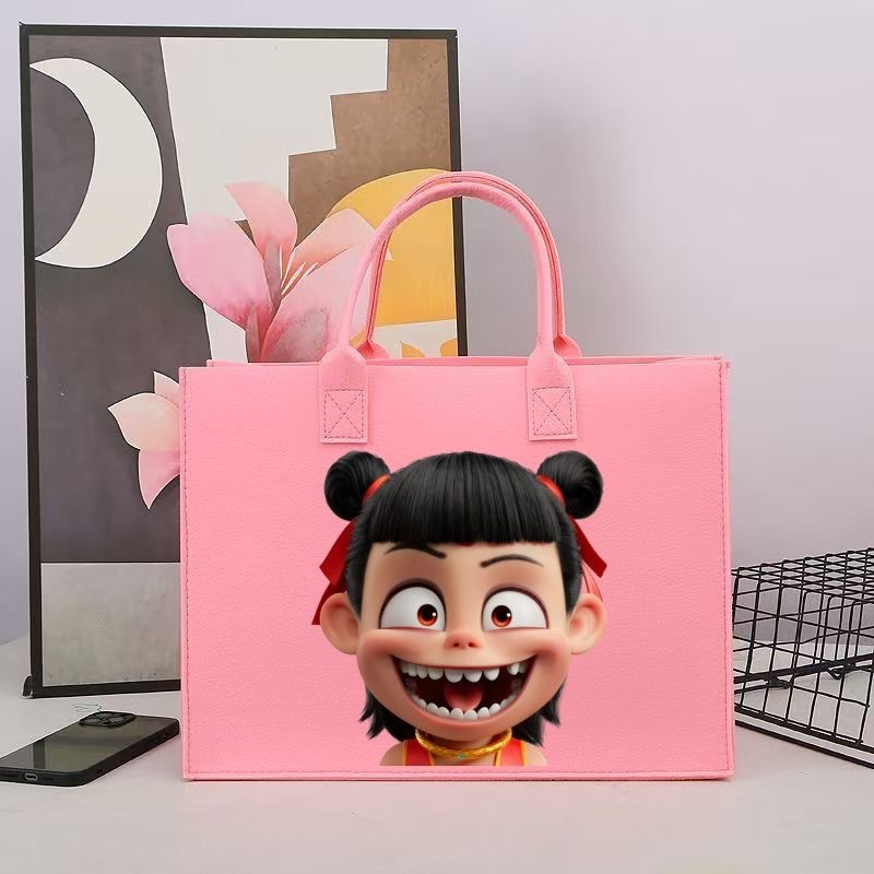 新款哪吒毛毡手提包高颜值卡通礼品袋毛毡托特包收纳包手提袋