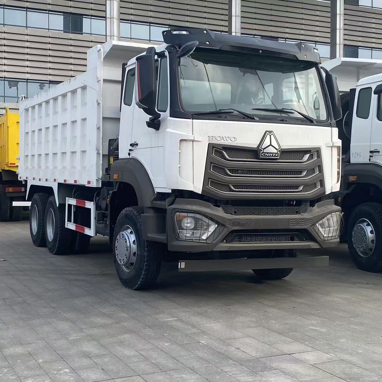 Manufacturer's Ready-Stock Dump Truck with Rear Eight-Wheel Sand and Gravel Self-Unloading Feature, 6X4 Howo Truck