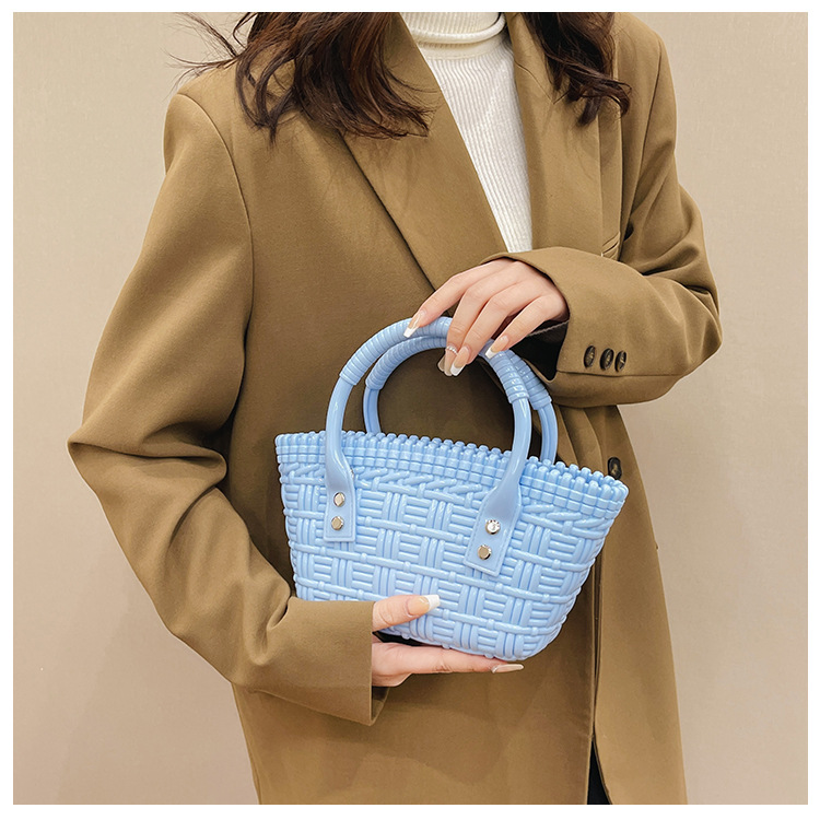 2025 New trendy and versatile crossbody mini vegetable basket jelly bag, fashionable hand-held woven bag, mini tote women's bag undefined