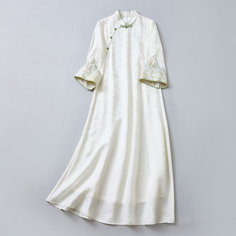 Chantee-Style Chinese-Style Stand-Collar Improved Cheongsam Long Dress with Jacquard Silk, Loose-Fitting Zen-Inspired Tea Dress