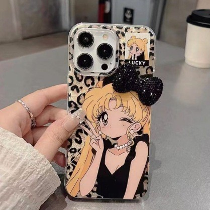 Chica hermosa con estampado de leopardo lazo de diamante negro ls