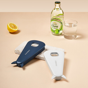Kitchen supplies magnetic bottle opener multifunctional beer lid opener large and small bottle can opener non-slip bottle opener and lid screwing device
