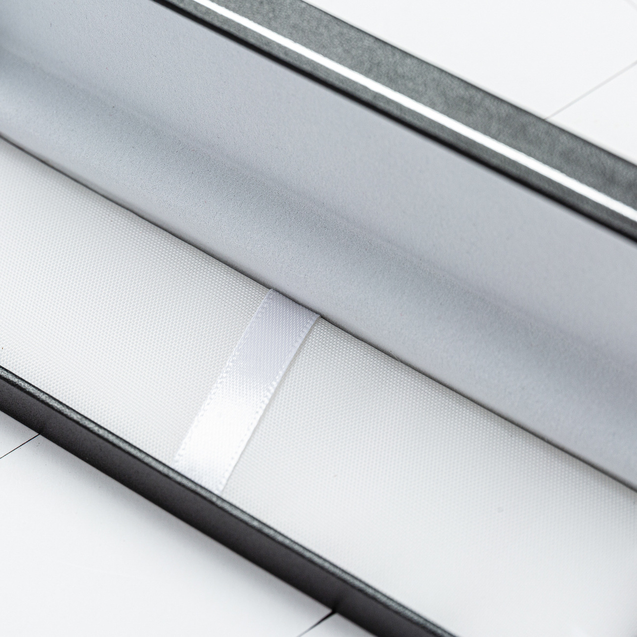 Caja de bolígrafo de flip en stock Caja de bolígrafo de regalo de negocios Caja de almacenamiento de tela de lana de alta calidad Caja de embalaje de bolígrafo imprimible