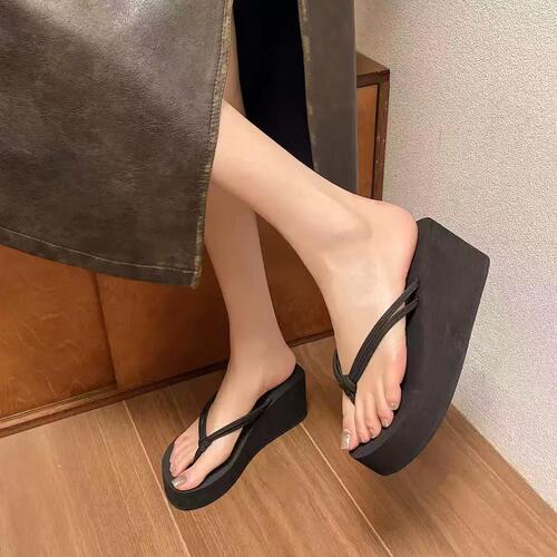 2026 pairs of thin strap and toe slippers, hot girl, seaside high-heeled, platform, clip-on flip-flops, summer non-slip beach shoes, women
