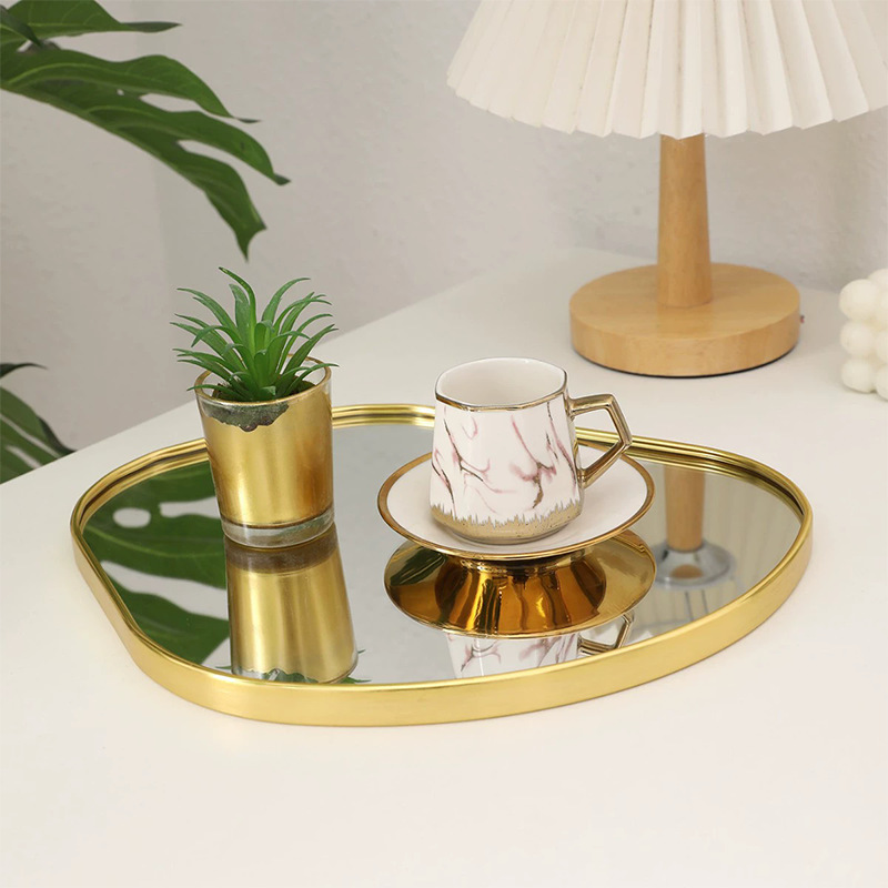 Paleta de vidrio de hierro dorado adecuada para sala de estar mesa de té comedor梳妆台 accesorios almacenamiento de cosméticos puede ser un espejo