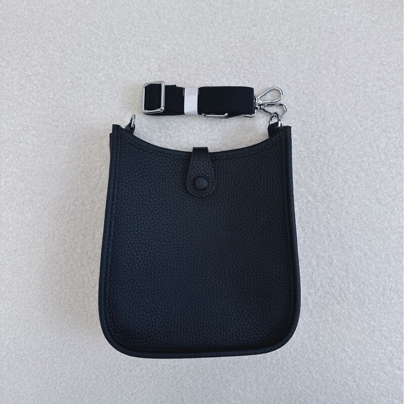 2026 New Cross-Border Mini Evelyn Bag in Top-Grain Cowhide, Fashionable Casual Single-Shoulder Crossbody Hollow Bucket Bag 2026 New Cross-Border Mini Evelyn Bag in Top-Grain Cowhide, Fashionable Casual Single-Shoulder Crossbody Hollow Bucket Bag