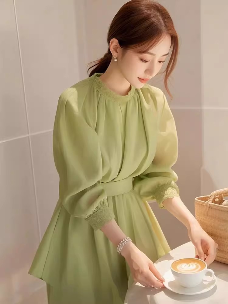 Xiaoxiangfeng 녹색 레이스 셔츠 디자인 하이 엔드 여성 봄, 여름 2025 새로운 도파민 쉬폰 셔츠