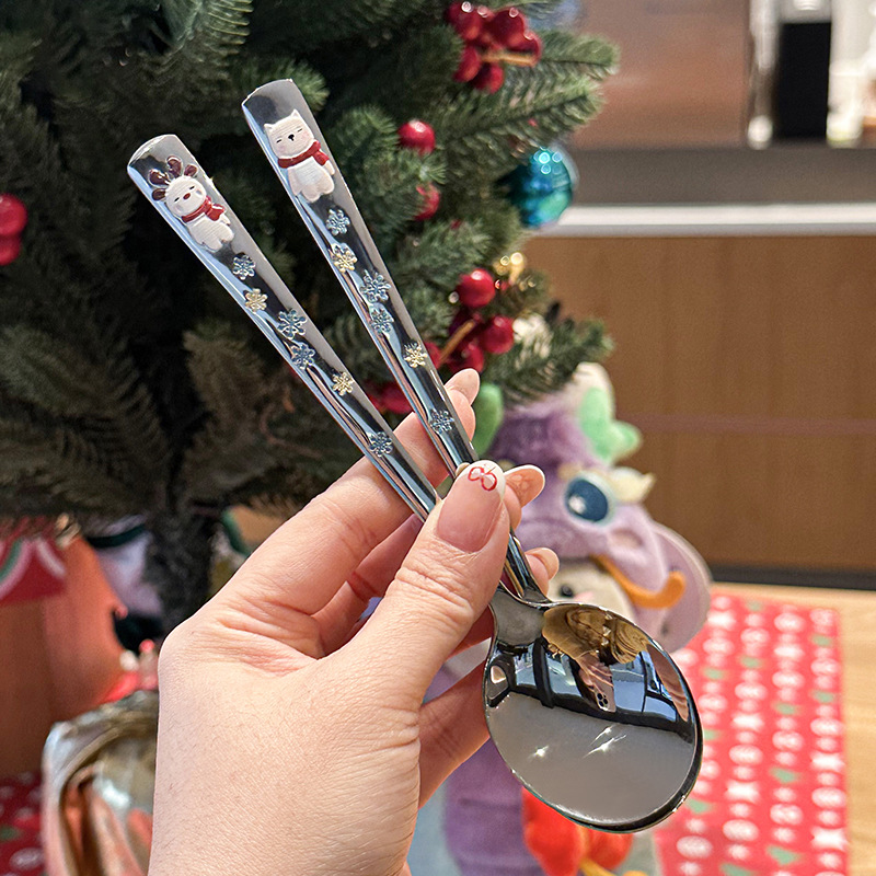 Cuchara de acero inoxidable estilo coreano con reno grabado_voghion.com