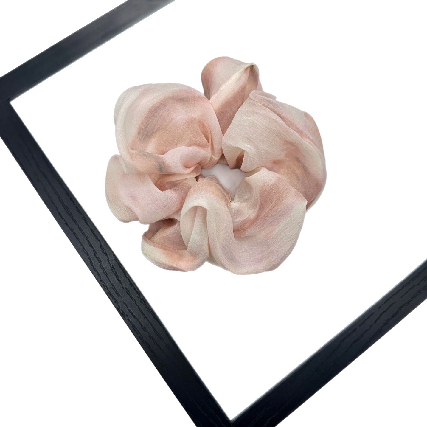 Elegante scrunchie in raso con effetto tie-dye per capelli_voghion.com