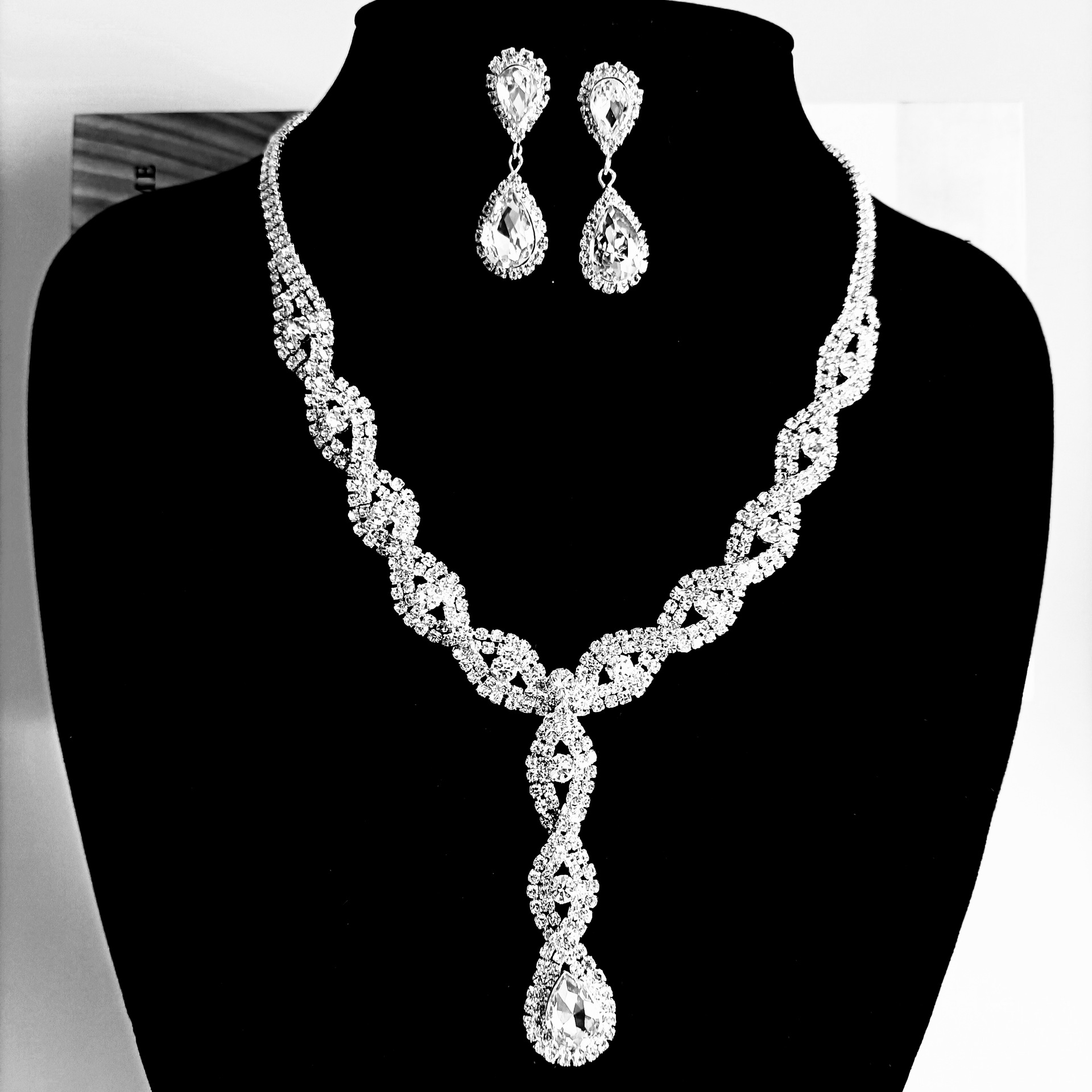 Fashion Water Droplets Copper Inlay Zircon Womenu0027S Bracelets Earrings Necklace