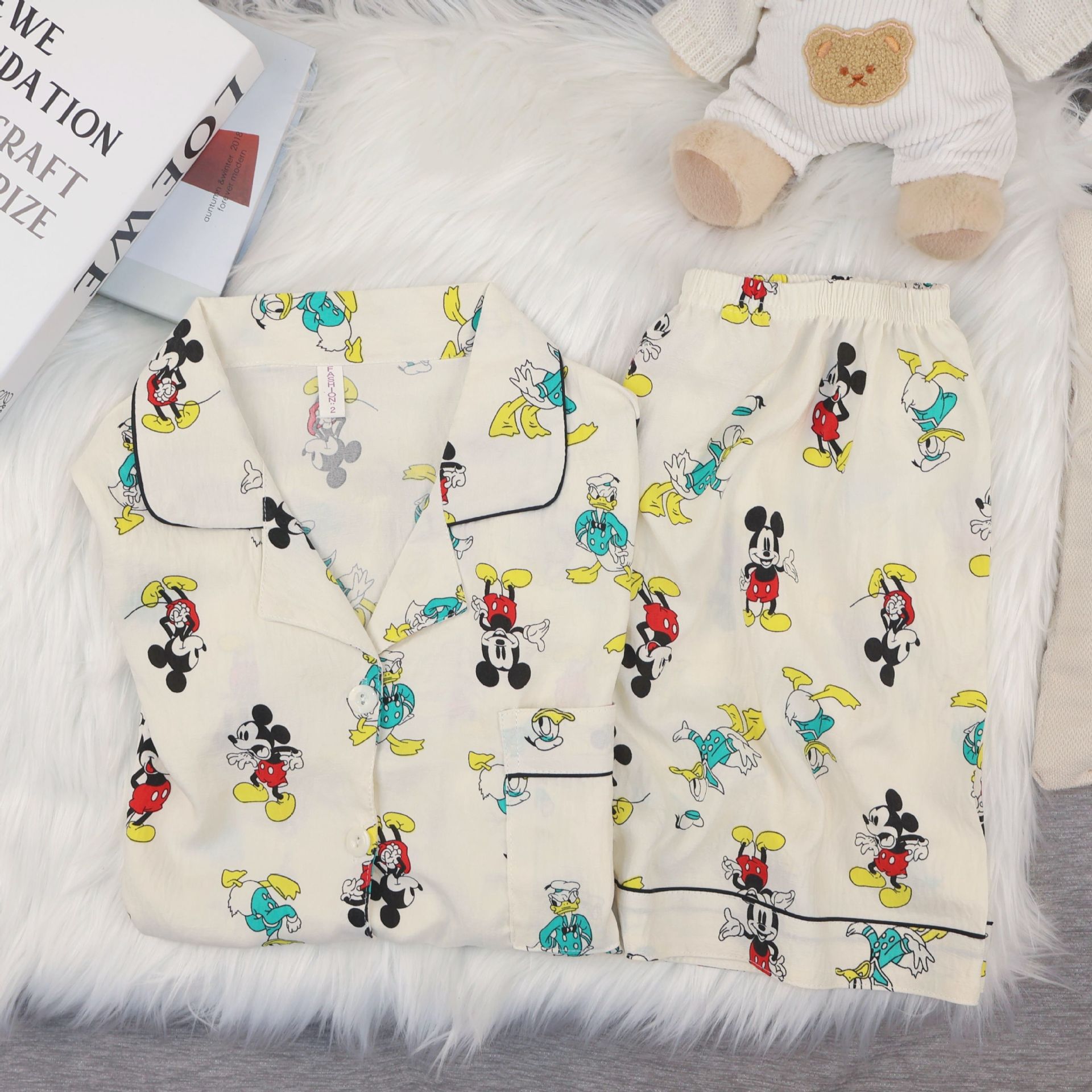 Doble corto de Mickey Land