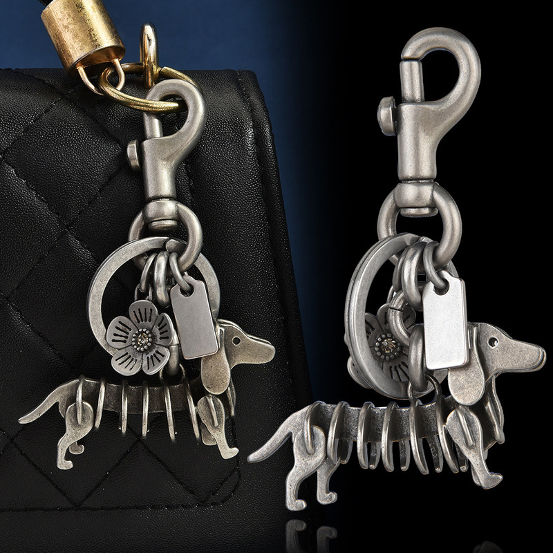 Cross-Border Creative Skeleton Dachshund Keychain, Niche Retro-Style Metal Pendant, Cute Bag Accessory Gift