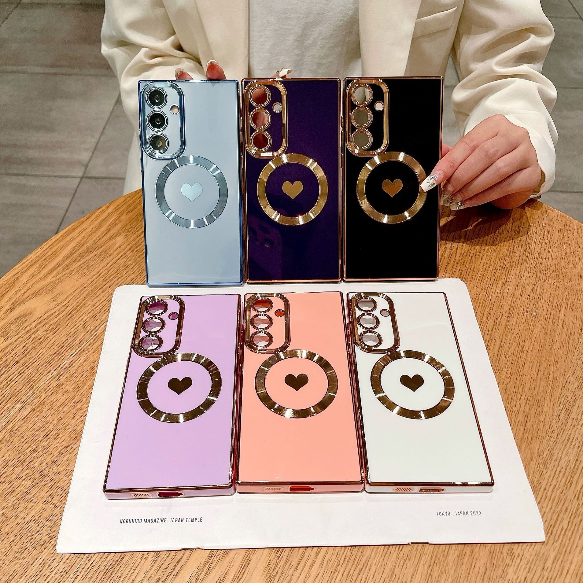 Adecuado para la carcasa cuadrada de teléfono móvil Samsung s24ultra Chapada en color real absorción magnética + funda protectora de teléfono móvil de amor lateral