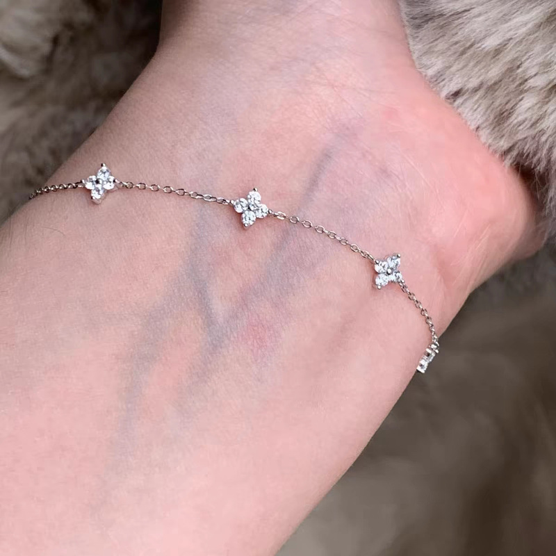 Four-Leaf Clover Zircon Silver Bracelet for Women, New Design, Versatile Jewelry, Light Luxury, High-End Feel, Mother's Day Gift Four-Leaf Clover Zircon Silver Bracelet for Women, New Design, Versatile Jewelry, Light Luxury, High-End Feel, Mother's Day Gift
