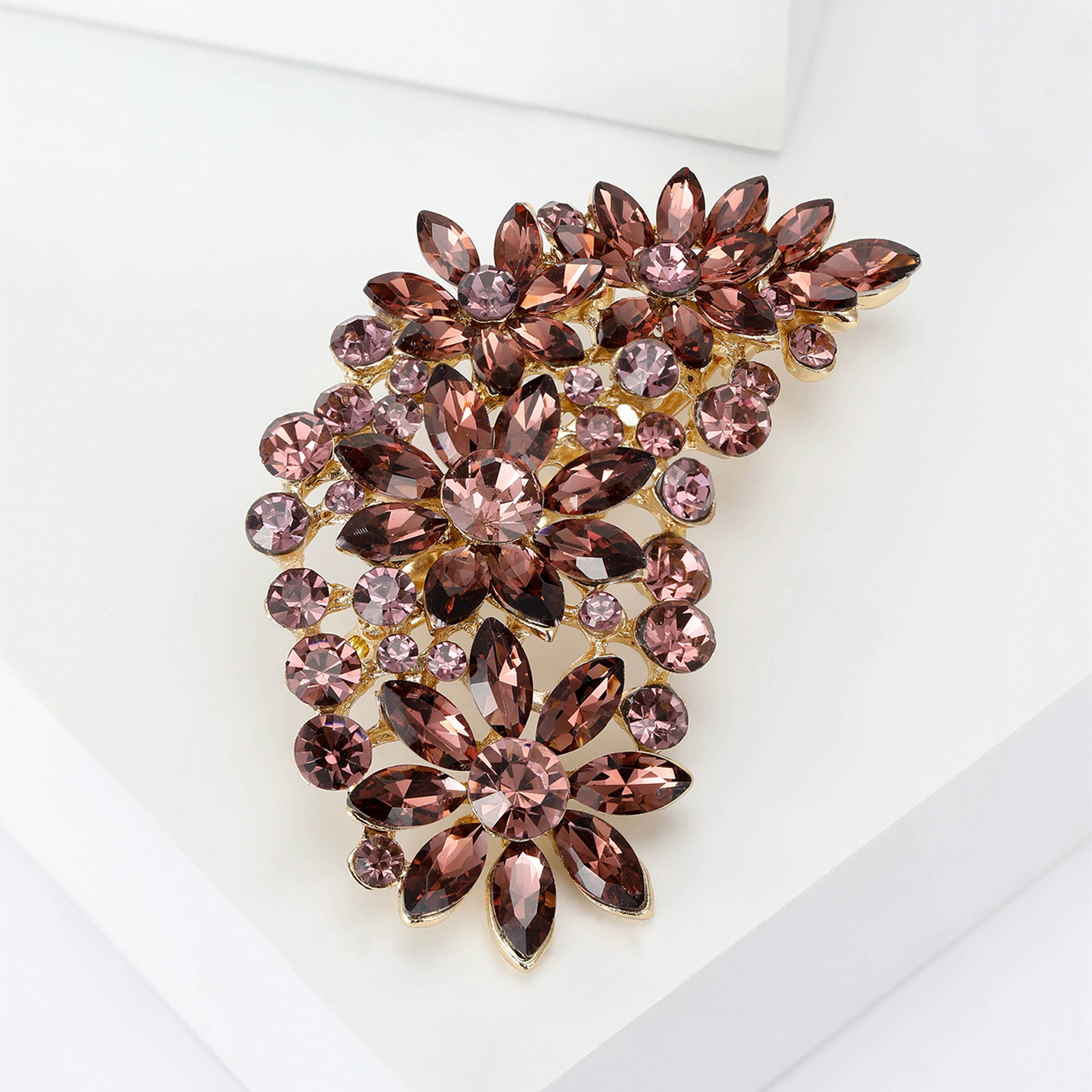 31g Weight Rhinestones Inlay Material Brooches Classification Holiday Occasion Alloy Material Flower Pattern Women's Gender Inlay Design Elegant Style Elegant Pin Flower Alloy Inlay Rhinestones Women's Brooches 27