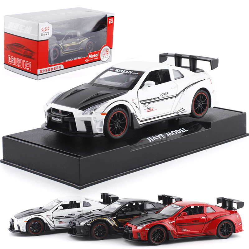 Jiaye modelo de coche de aleación 1:32 Nissan GTR Señor de la guerra coche Tire hacia atrás el sonido y la luz 4 niño abierto modelo de coche de juguete adornos
