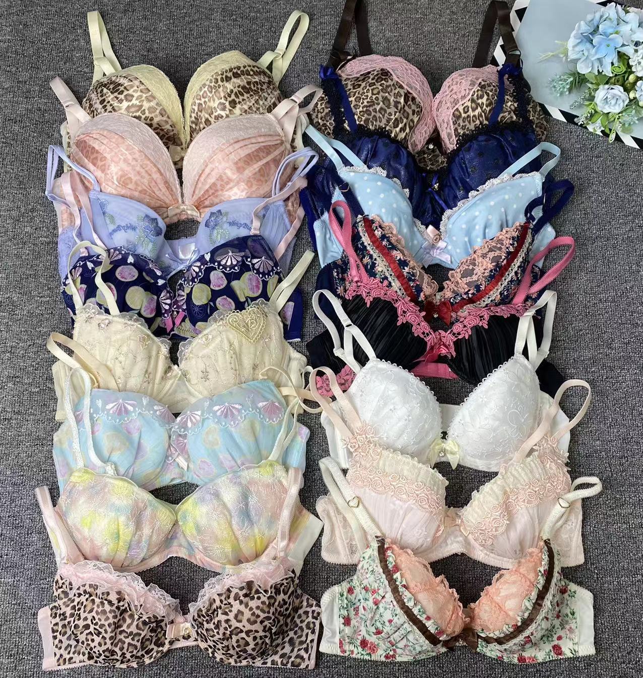 Japonés y coreano niñas sujetador diverso sujetador mixto stock cola bienes sujetador bordado de alta calidad extranjero solo sujetador