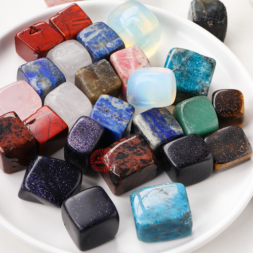 Natural crystal ice tartar crystal geometric square gravel cube bare stone fish tank garden decoration factory wholesale