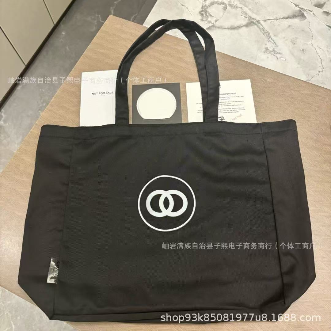 台湾代购彩妆积分黑白帆布袋 vip gift 帆布托特包妈咪包手提单肩