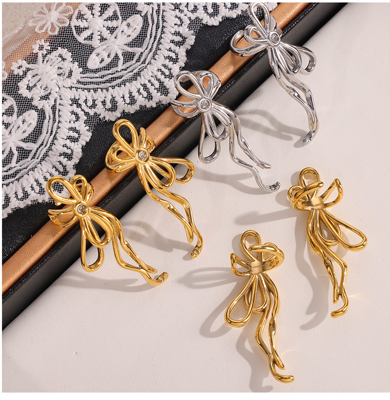 Holiday, Daily Occasion PVD Coated Real Gold Plated Bow Knot Titanium Steel IG Style Simple Style Waterproof Non Tarnish Ear Cuffs