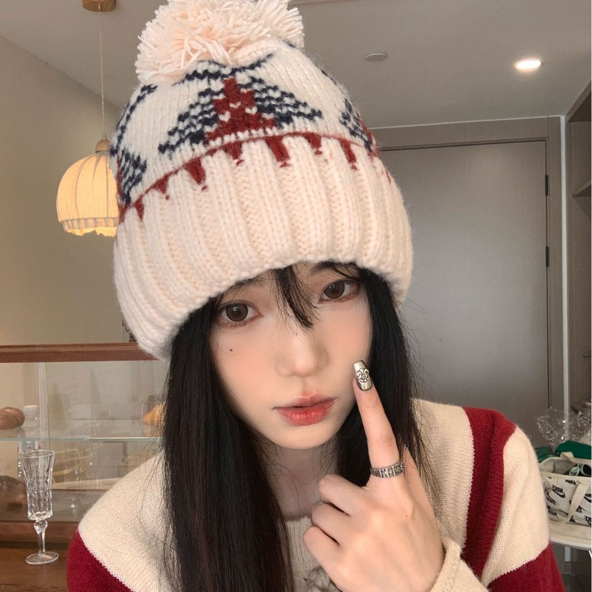 Gorro de punto con pompón, estilo jacquard retro coreano otoñal para mujer, ideal para el invierno. Diseño cálido y acogedor, con protección para las orejas, estilo Fair Isle._voghion.com