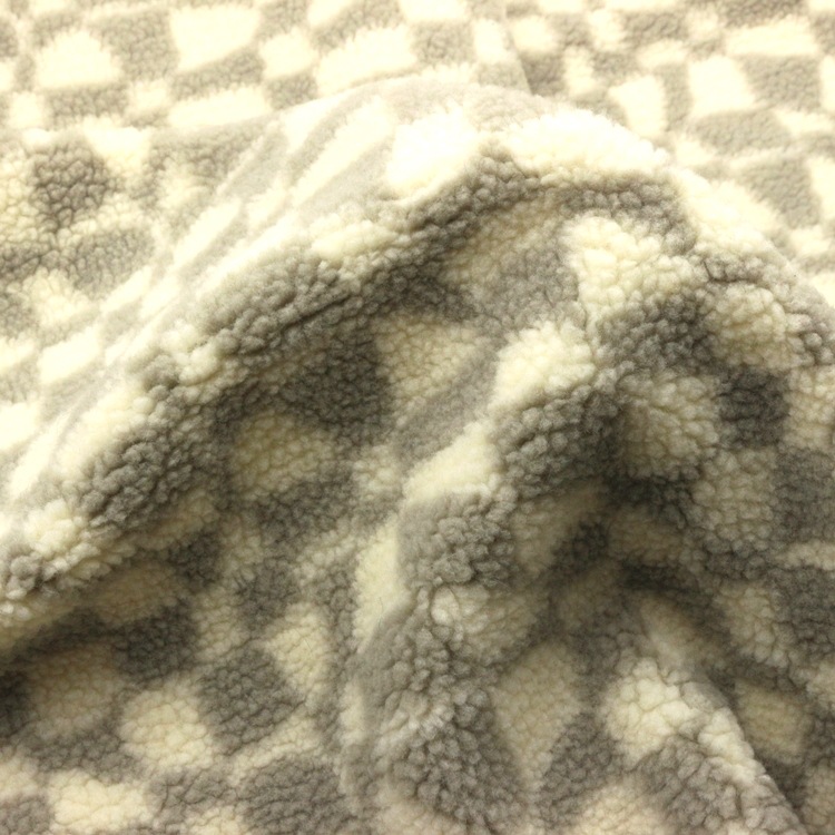 色织提花羊羔毛绒布全涤仿毛皮颗粒泰迪绒棋盘格提花羊羔绒布面料