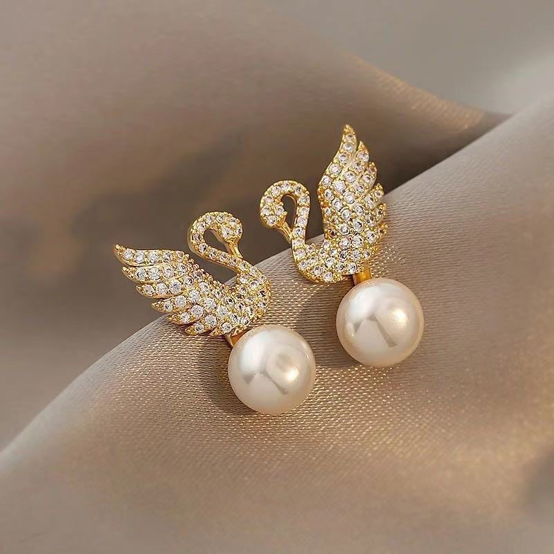 Daily Occasion Sweet Flower Alloy Enamel Inlay Artificial Pearls Artificial Diamond Women's Drop Earrings Ear Studs