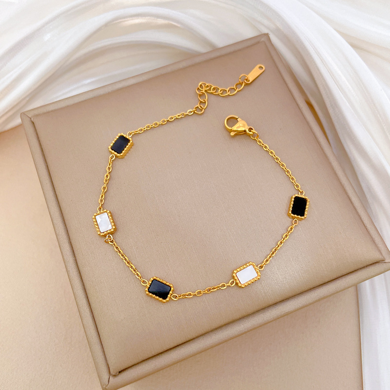 Black And White Square Bracelet For Women Retro Style Gift_voghion.com