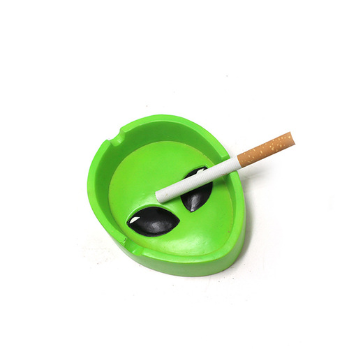 Amazon's new resin alien ashtray ornaments creative home desk ashtray decorations wholesale