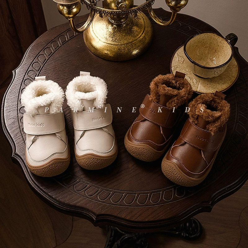 Кожаные детские ботинки против пинки