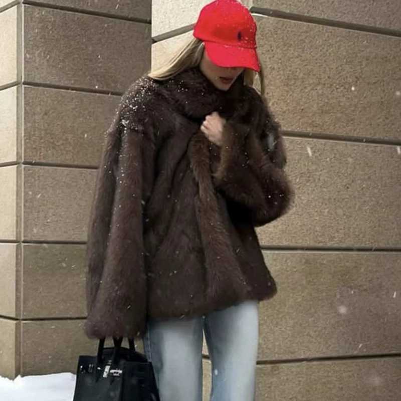 Куртка (Brand) бархатная европейского кроя, свободный крой, утеплённая