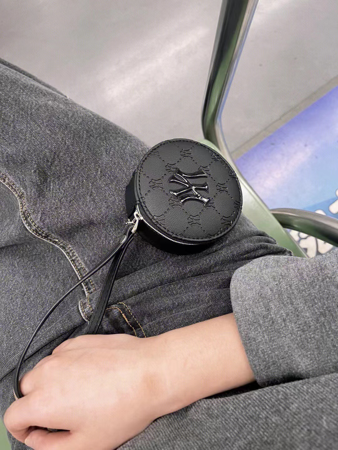 8e275cdb5ffe7a702ff01f148d3f31