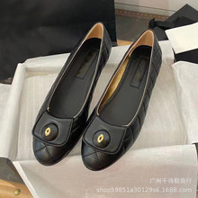 高版本真皮菱格平底单鞋女复古百搭小翻盖金属书包扣芭蕾舞瓢鞋
