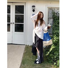 2025春夏の新型韓国系の不規則な花の高い腰の半身のスカートの女性の薄い金はやせているシフォンの側のファスナーの中のスカートを現します。