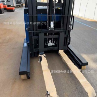 Fully Electric Front-Retracting Forklift, Ride-On Pallet Stacker, Hydraulic Lift, Loading and Unloading, Legless Stacking 1.5 Tons 2 Tons