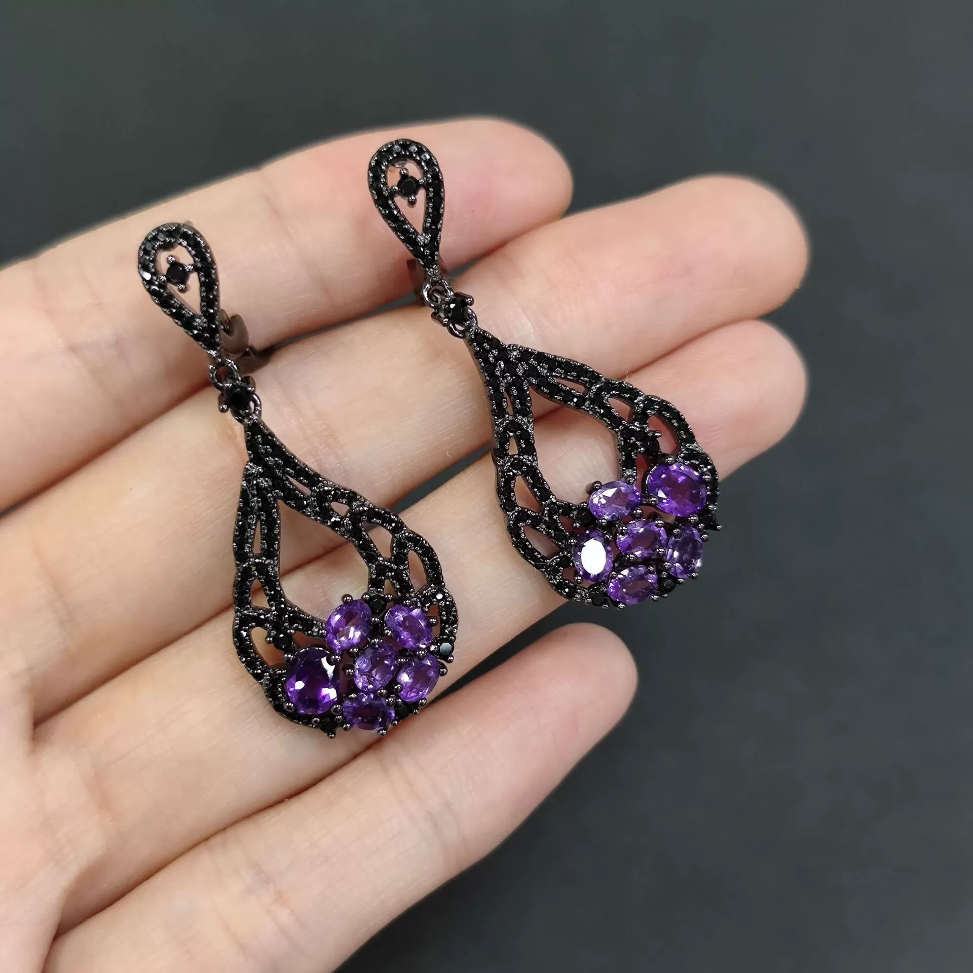 Ювелирные украшения на Хэллоуин Opal серьги черный пистолет цвет s925 стерлингового серебра инкрустированный натуральный гранат серьги темный ветер