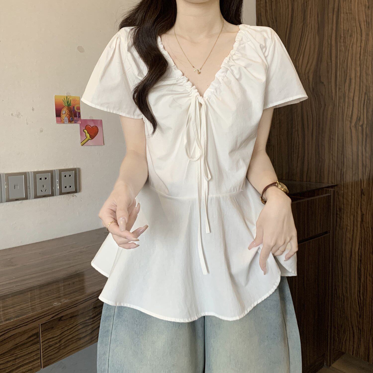 Áo thun nữ cổ V tay ngắn thiết kế dây rút eo — màu đen chi tiết 16