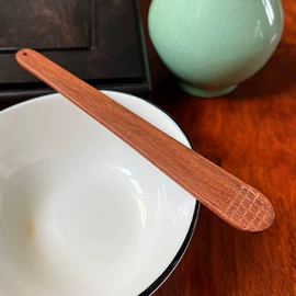 美发梳;木质工艺品;经络保健器材